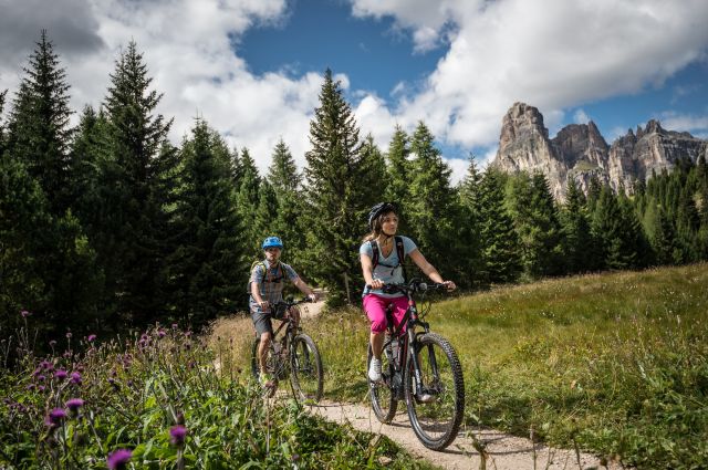 Biking in Alta Badia Image: Biking in Alta Badia