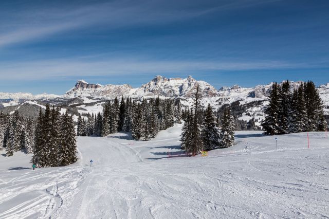 Skiing in Alta Badia Image: Skiing in Alta Badia